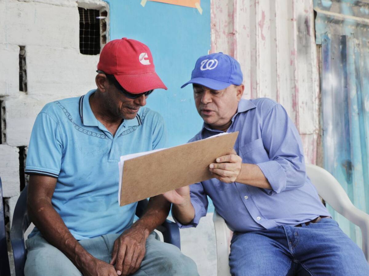 William García llegó a 100.000 firmas recogidas en Cartagena