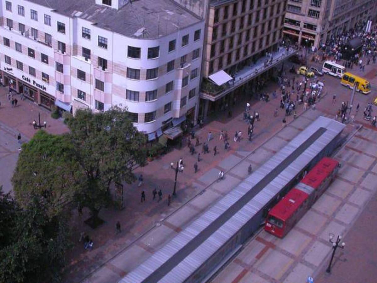 Transmilenio ahora circula todo el día en el Eje Ambiental de Bogotá