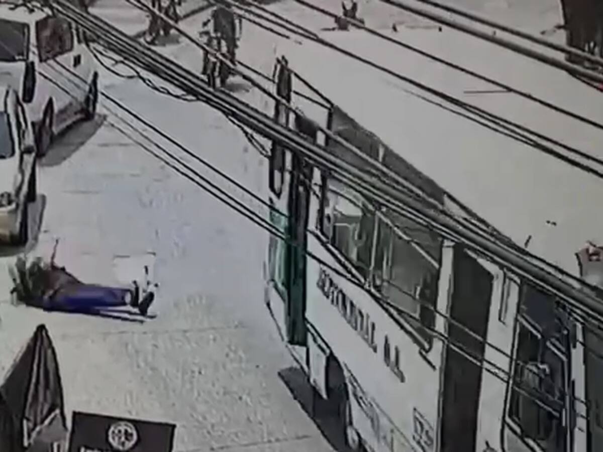 Mujer resultó lesionada luego de caer de una buseta en el barrio Fátima en Manizales