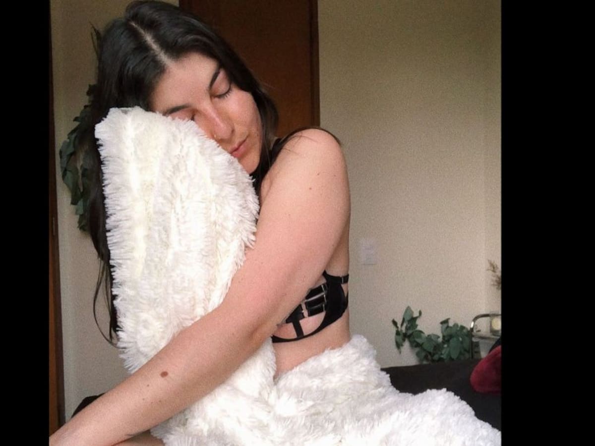 Con carnet de vacunación, colombiana da descuento en su perfil de OnlyFans