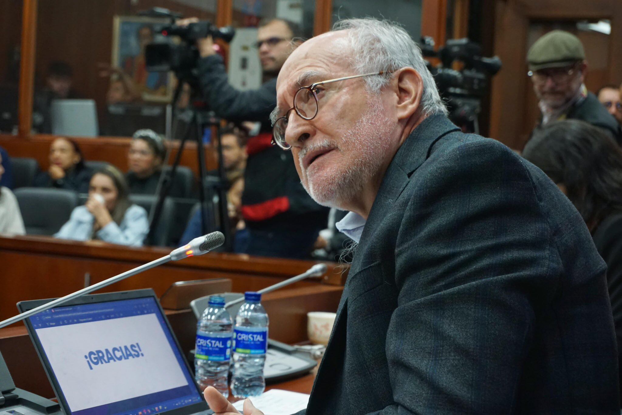 Senador Guido Echeverri en la comisión sexta del Senado de la República cuestionó el modelo de salud de los docentes.