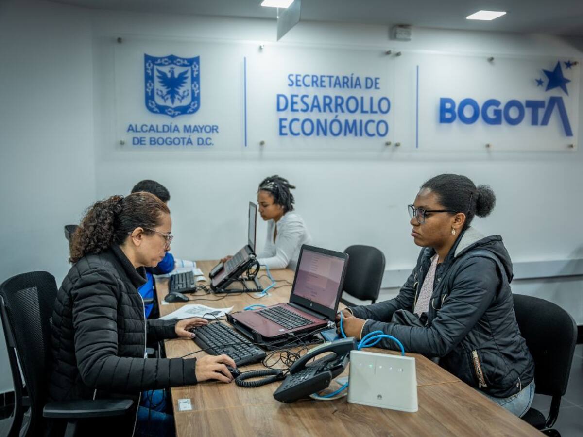 ¿Sin empleo? Bogotá tiene 754 ofertas, incluyendo mayores de 50: vacantes disponibles y cómo aplicar