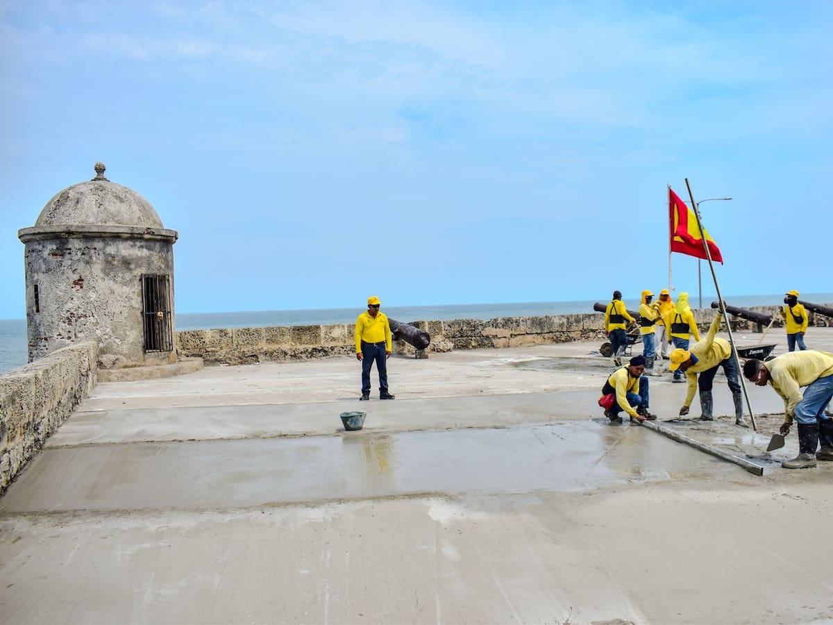 Piso del baluarte de Santo Domingo está siendo reparado por la Escuela Taller Cartagena de Indias