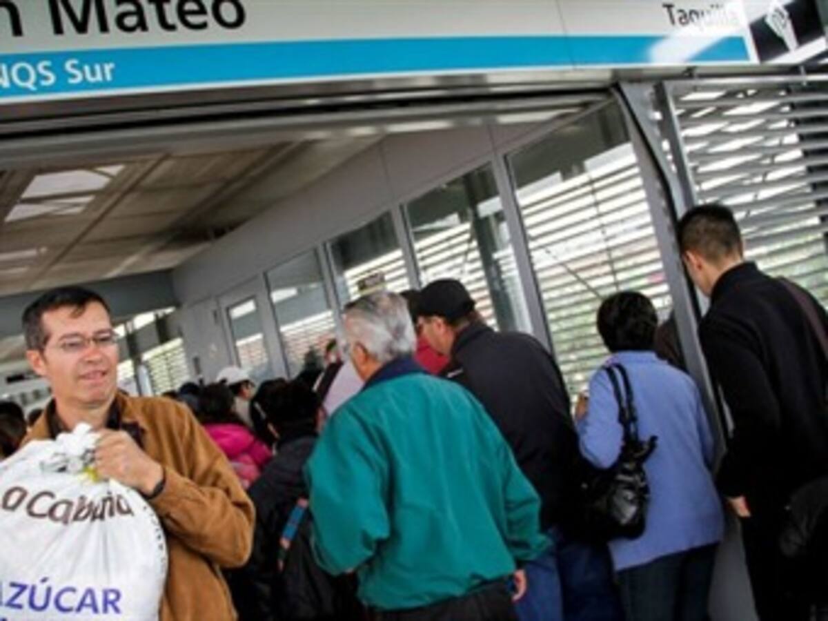 Bogotanos gastan 31 minutos al día esperando transporte público