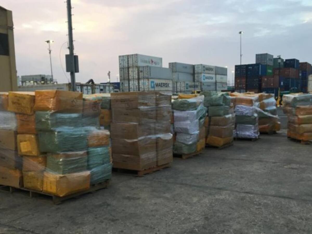 Decomisan mercancía de contrabando en el puerto de Barranquilla