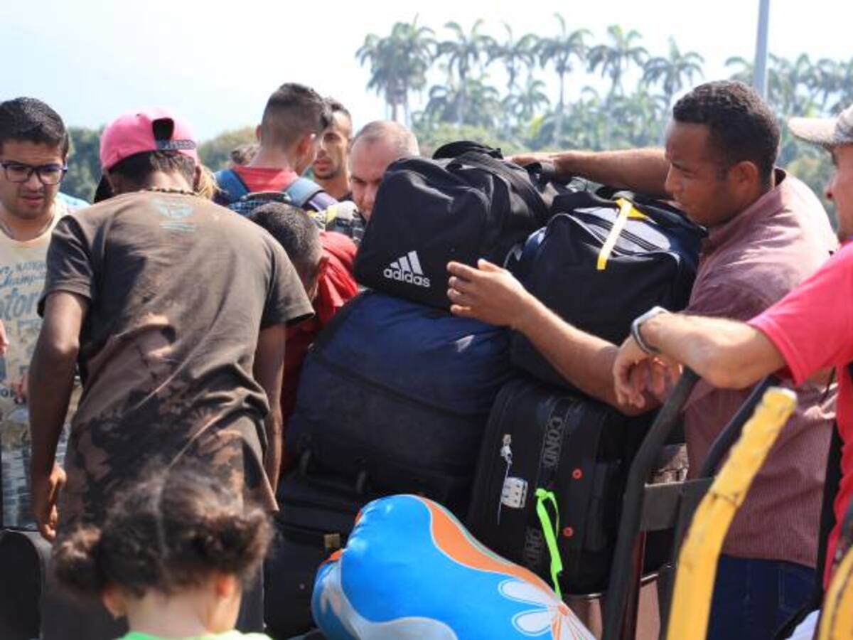 Santos pide evitar la xenofobia ante la crisis en la frontera con Venezuela