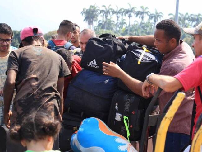 Santos pide evitar la xenofobia ante la crisis en la frontera con Venezuela