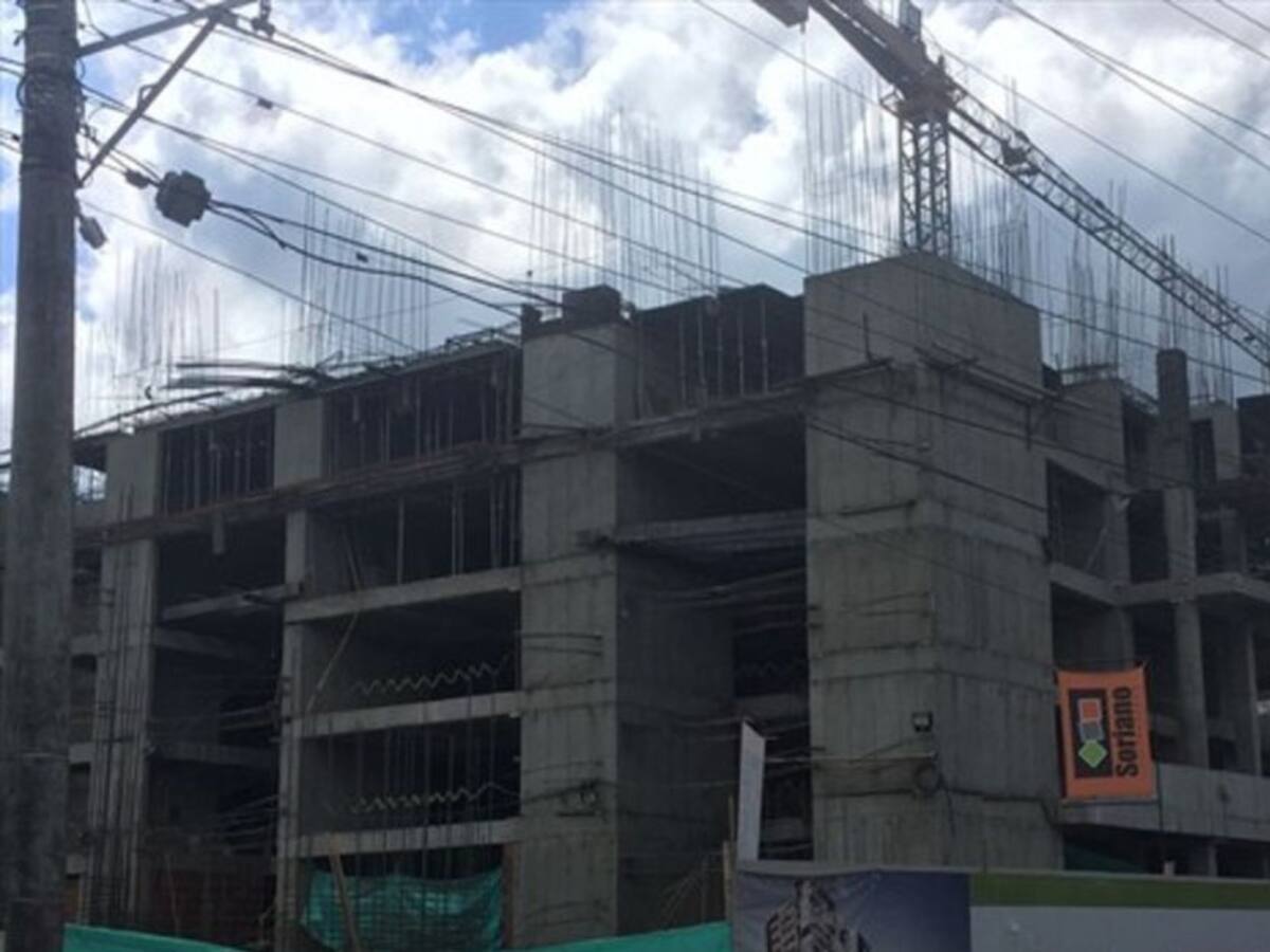Construcción a 15 metros de las rondas de quebradas en Armenia