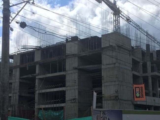 Construcción a 15 metros de las rondas de quebradas en Armenia