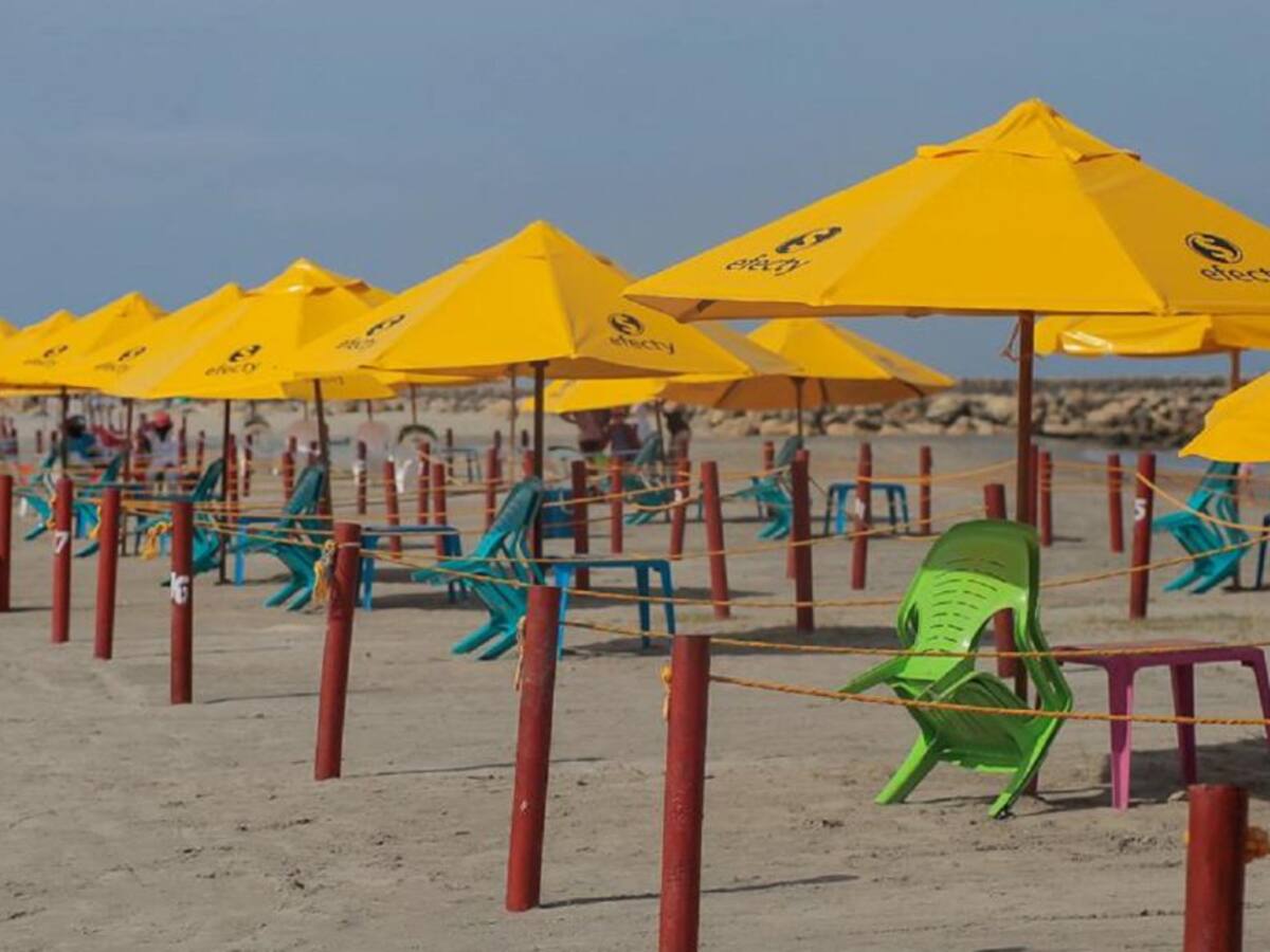 Delimitación de módulos en playas de Cartagena son de plástico reciclado