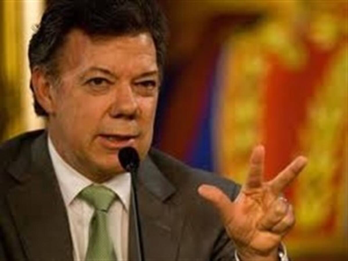 Santos hace visita exprés a Haití con mandatarios caribeños