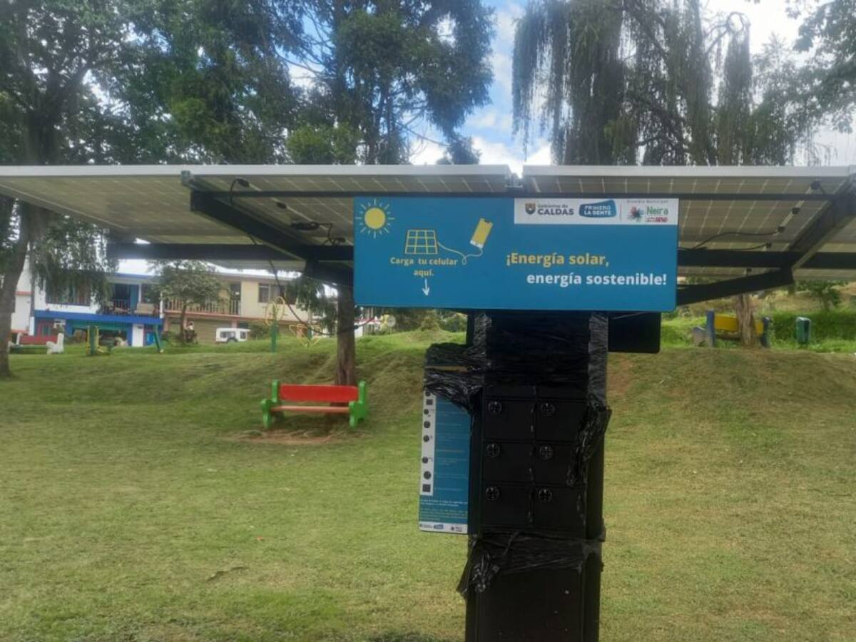 Kioscos Solares fueron inaugurados y entregados por Gobernación de Caldas