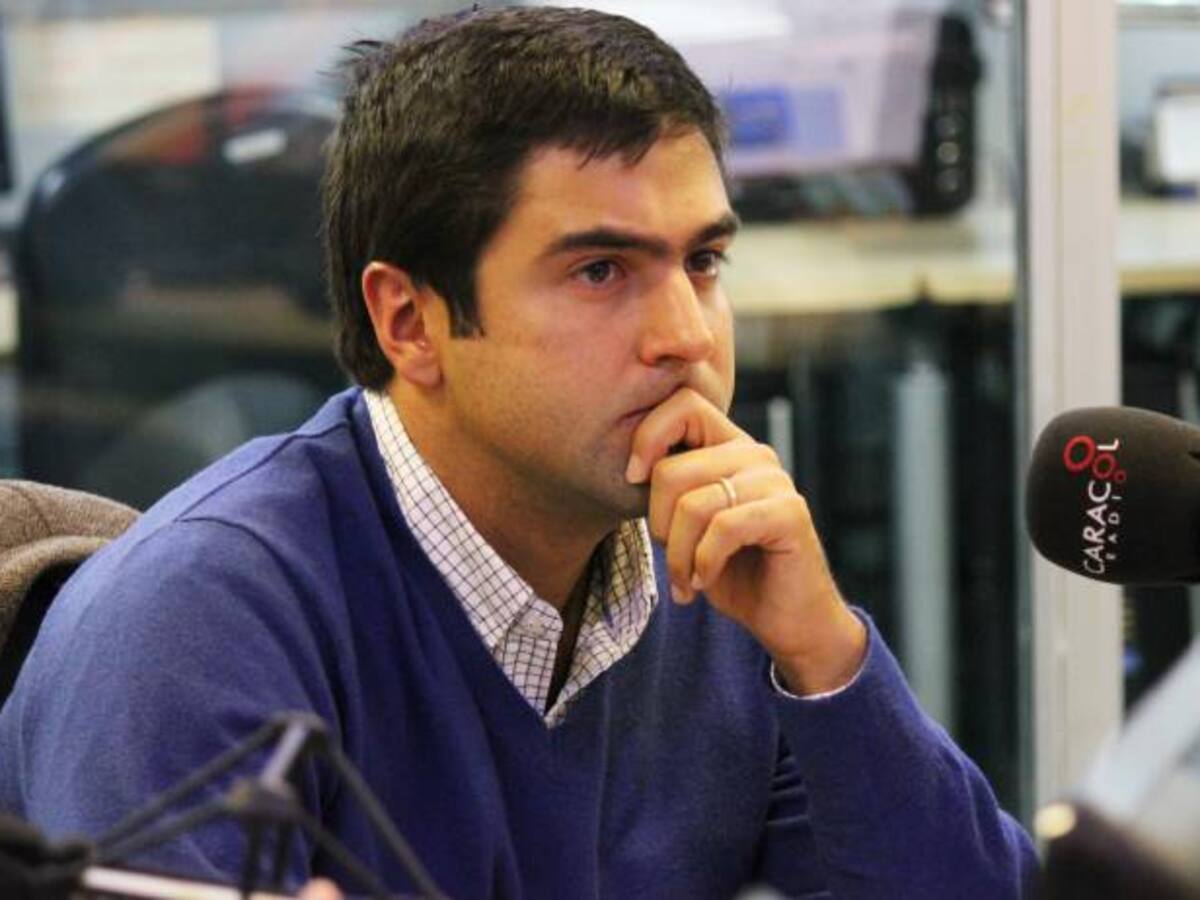 El Consejo Electoral debería meterse con la pauta oficial de la campaña no con los medios: Hoyos