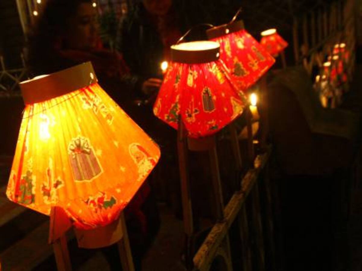 La 'Noche de las velitas' iluminó a Colombia