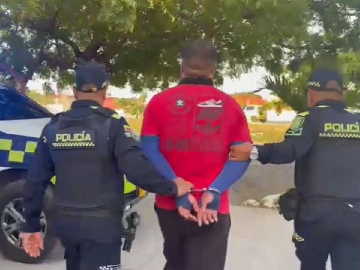 ‘El Jhonsito’, capturado mientras intimidaba a una mujer con arma de fuego en La Candelaria