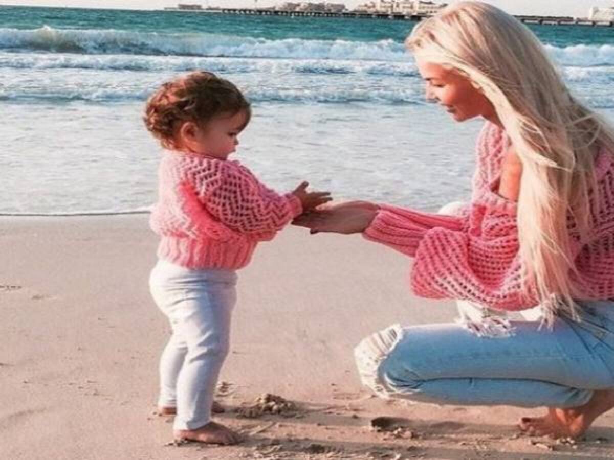 Las dulces fotos de madre e hija vestidas igual