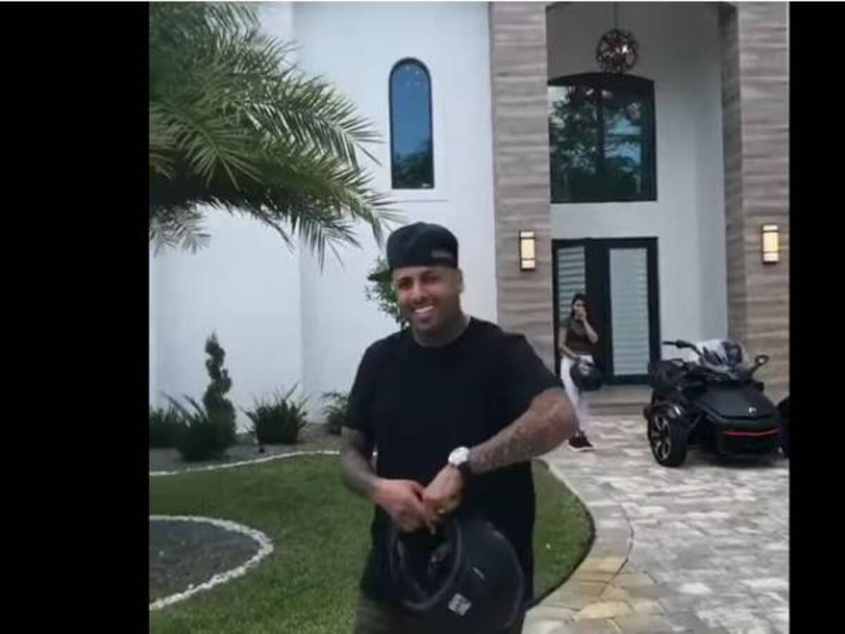 J Balvin muestra la increíble casa de Nicky Jam