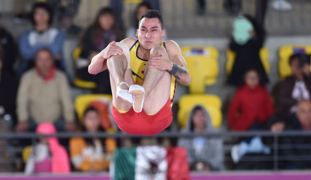 El colombiano Ángel Hernández clasifica a Olímpicos en prueba de Trampolín