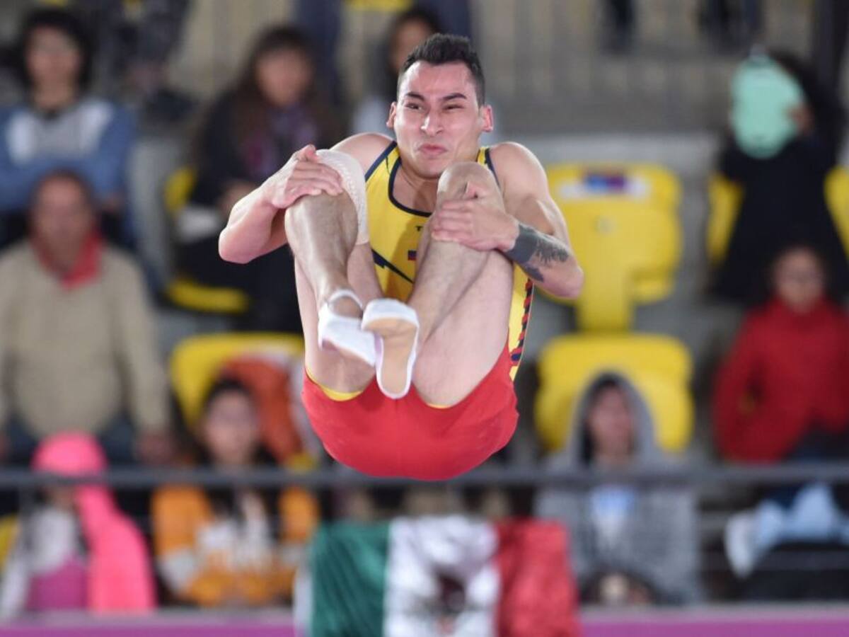 El colombiano Ángel Hernández clasifica a Olímpicos en prueba de Trampolín