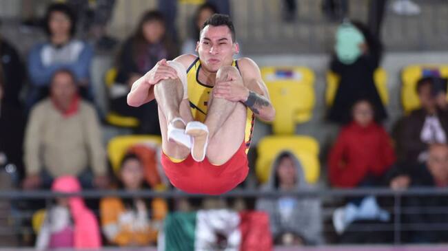 El colombiano Ángel Hernández clasifica a Olímpicos en prueba de Trampolín