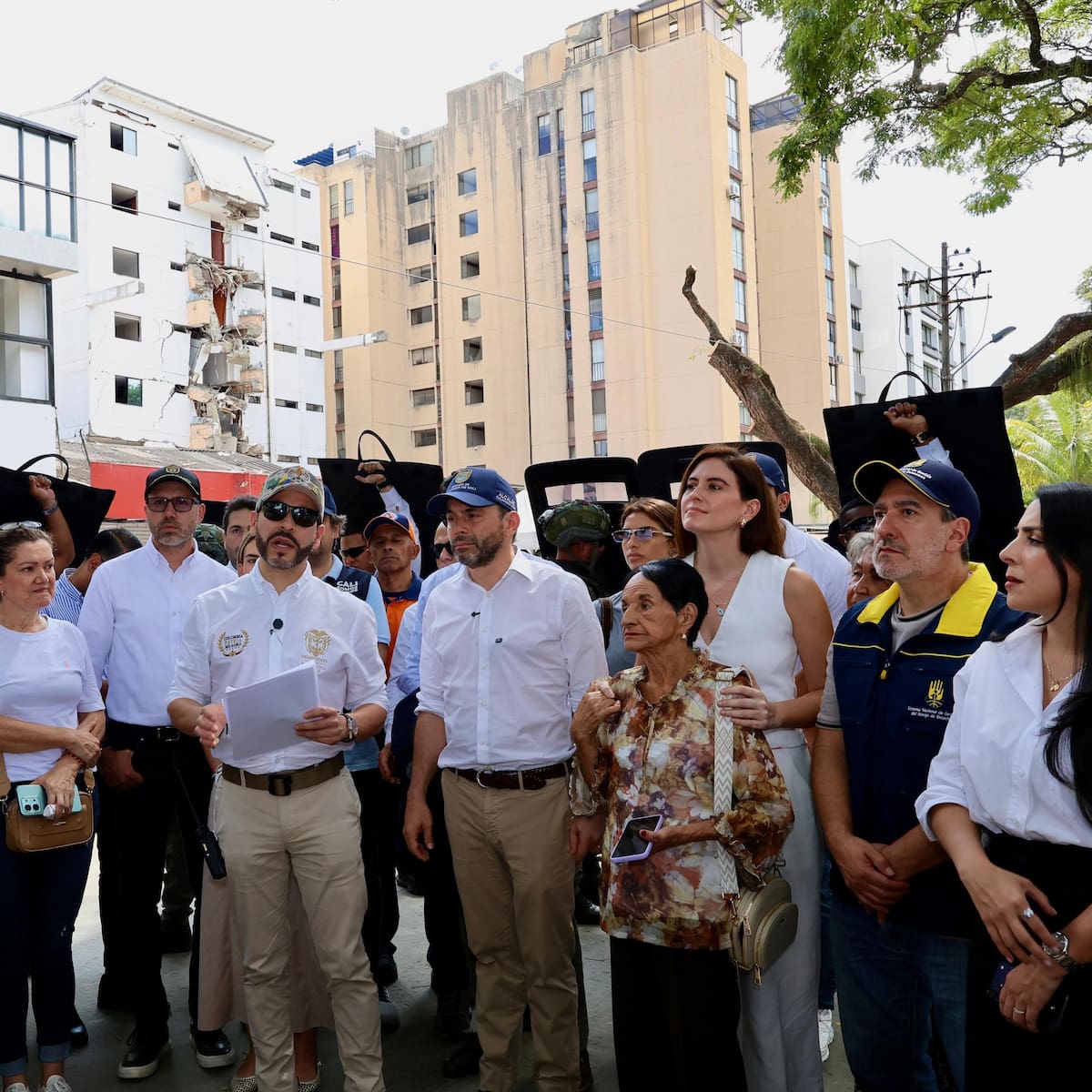 Presidente De la Espriella anunció nuevas medidas para atención de vivienda tras terremoto en Cali