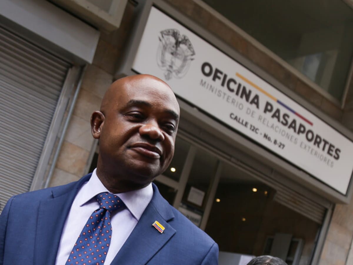 ¿Cuáles son las razones por las que Luis Gilberto Murillo anticipó su salida de la Cancillería?
