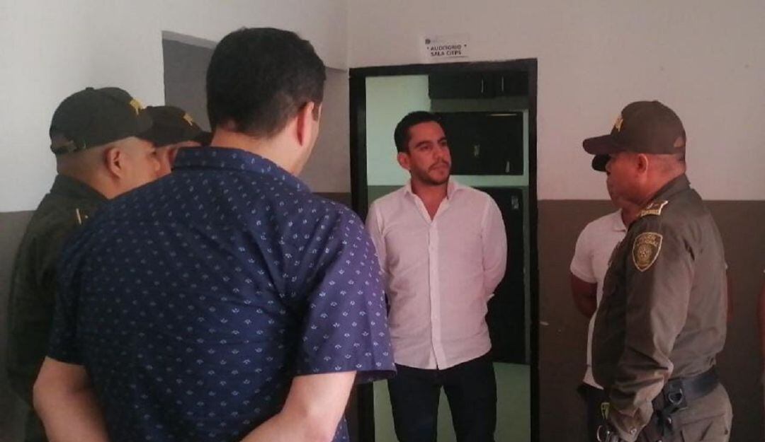 A través del abogado Hollman Ibáñez, los tres patrulleros hicieron la solicitud a la corte tras el acto de retractación