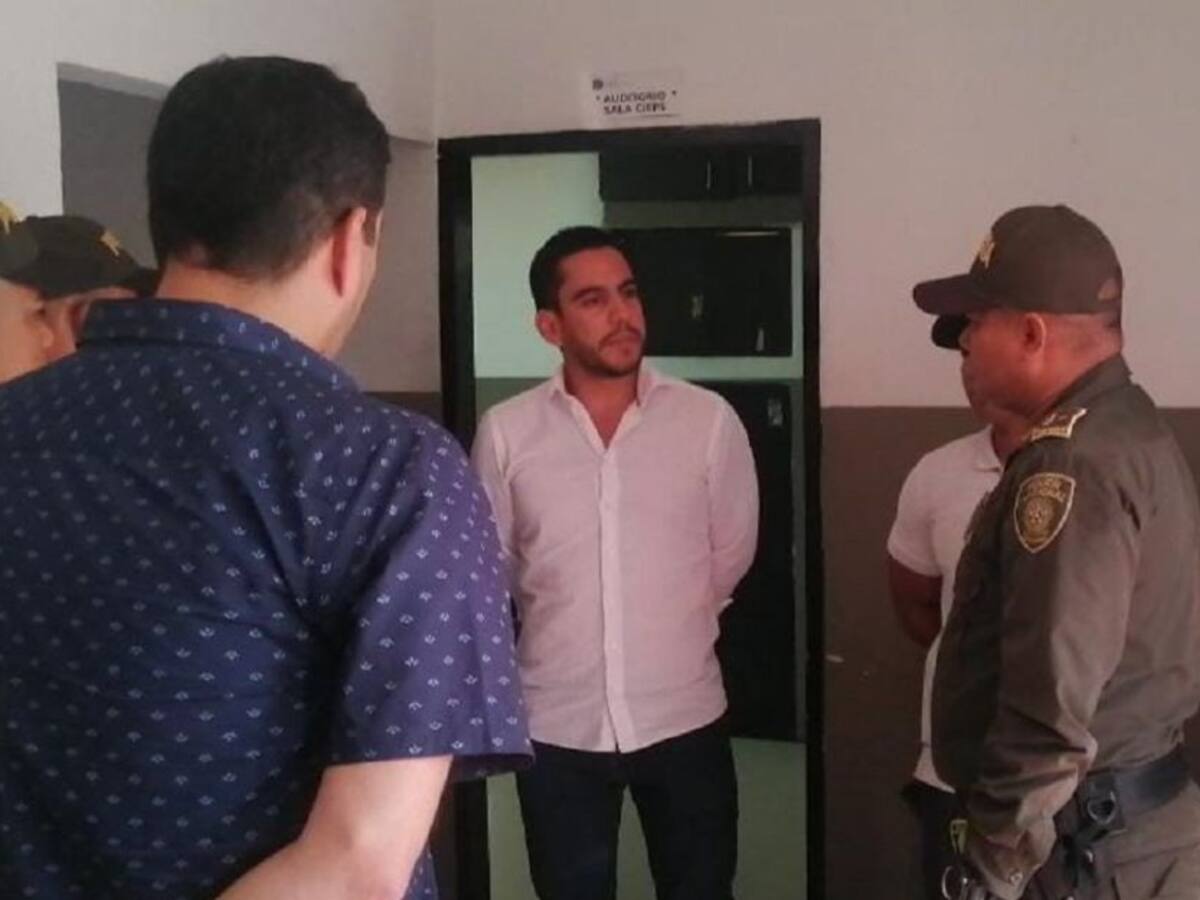 Policías solicitaron archivar denuncia contra senador Álex Flórez