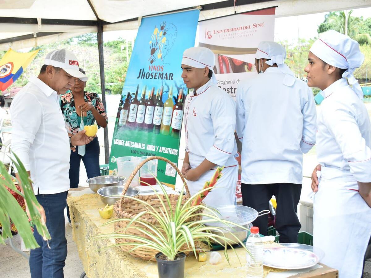 En Cartagena 44 comerciantes vendieron sus productos en mercado campesino del PES