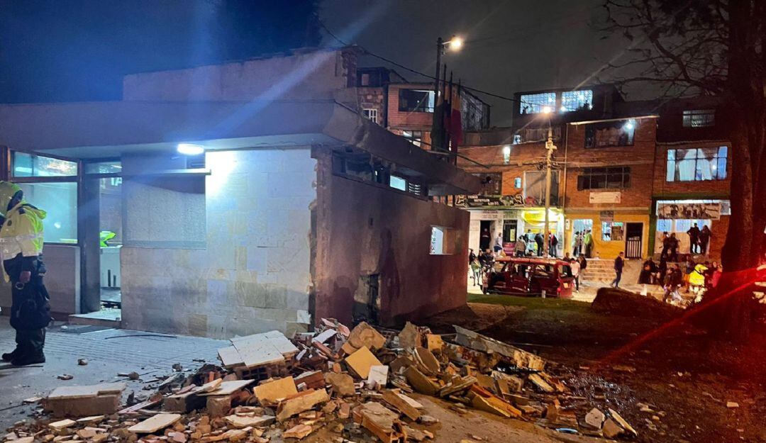 Fuerte explosión en un CAI del sur de Bogotá
