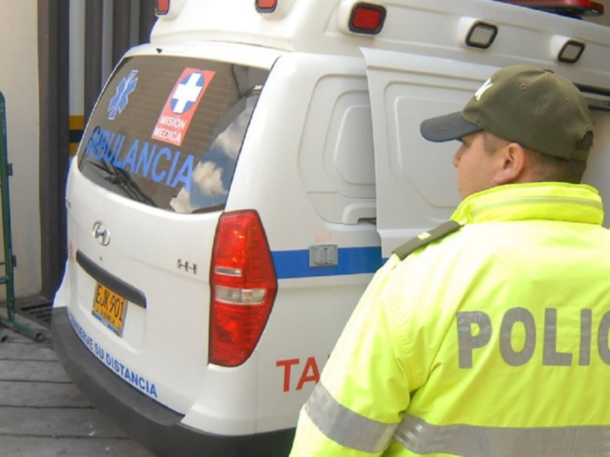 Encuentran sin vida a un hombre dentro de un carro