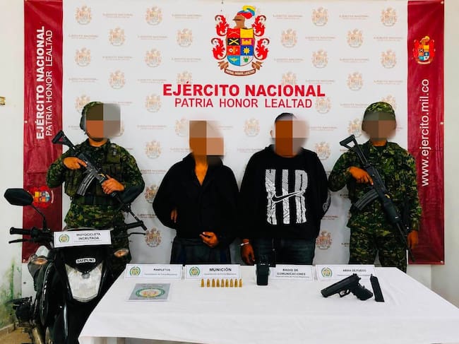 Ejército y Policía Nacional capturan a dos presuntos integrantes del Clan del Golfo en el Magdalena/ Ejército