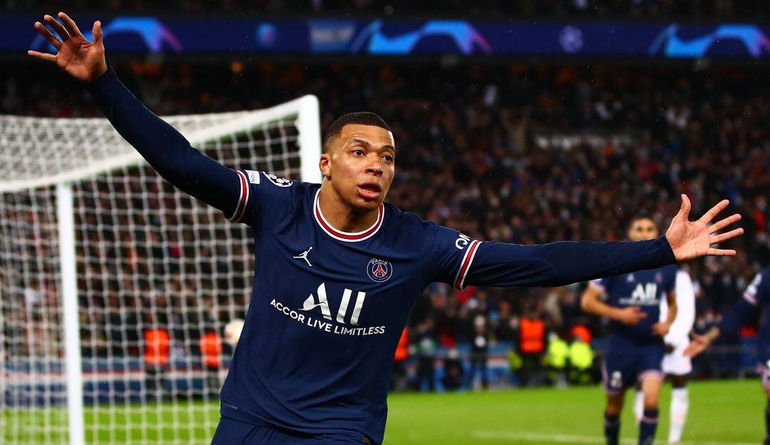 Kylian Mbappé festeja su gol agónico para el triunfo del PSG ante el Real Madrid.