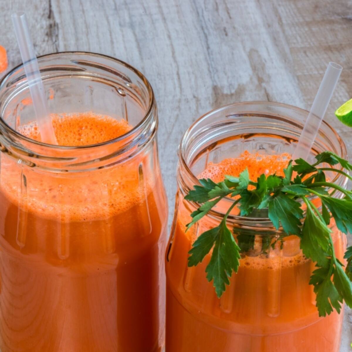 ¿Lo sabía? Estos son los beneficios del jugo de zanahoria, limón y apio