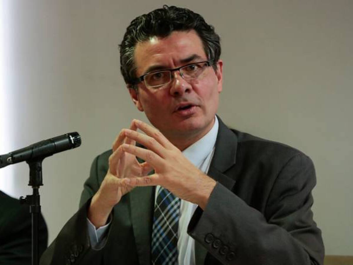 MinSalud estaría incumpliendo ley de no violencia contra la mujer: procurador
