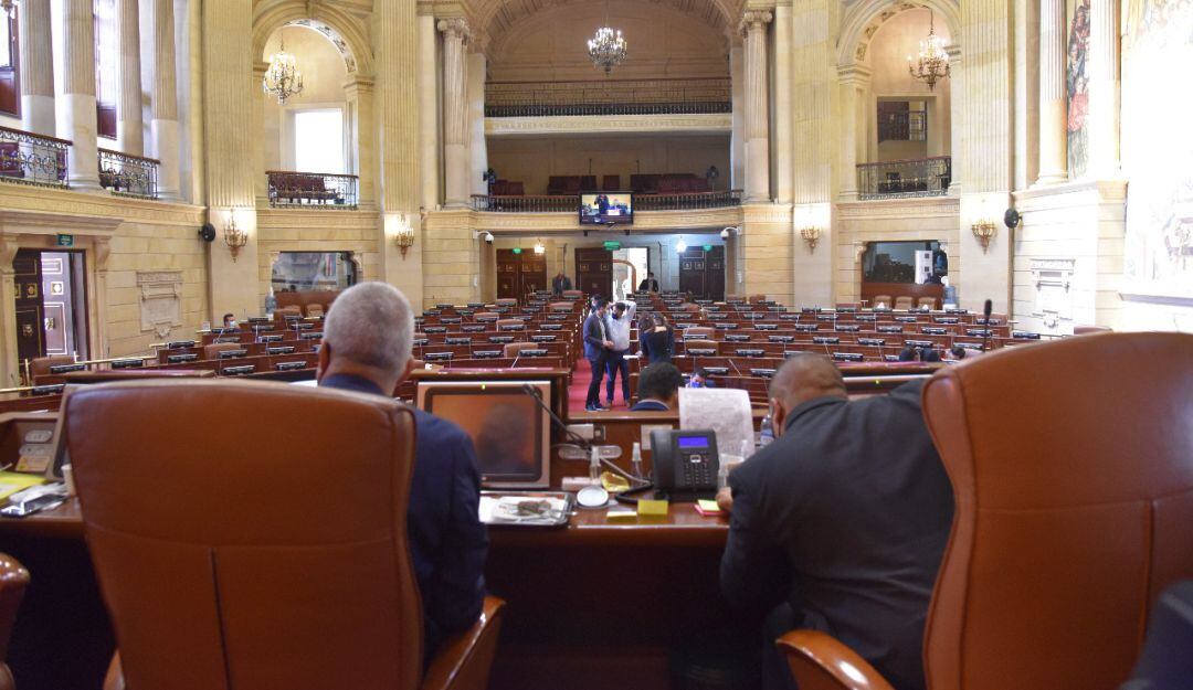 Los congresistas que se bajaron del proyecto que busca extender periodos