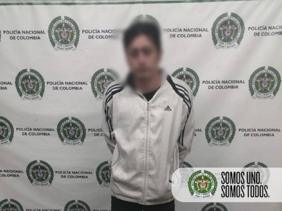 Frustran robo de camión cargado con 300 millones en licor