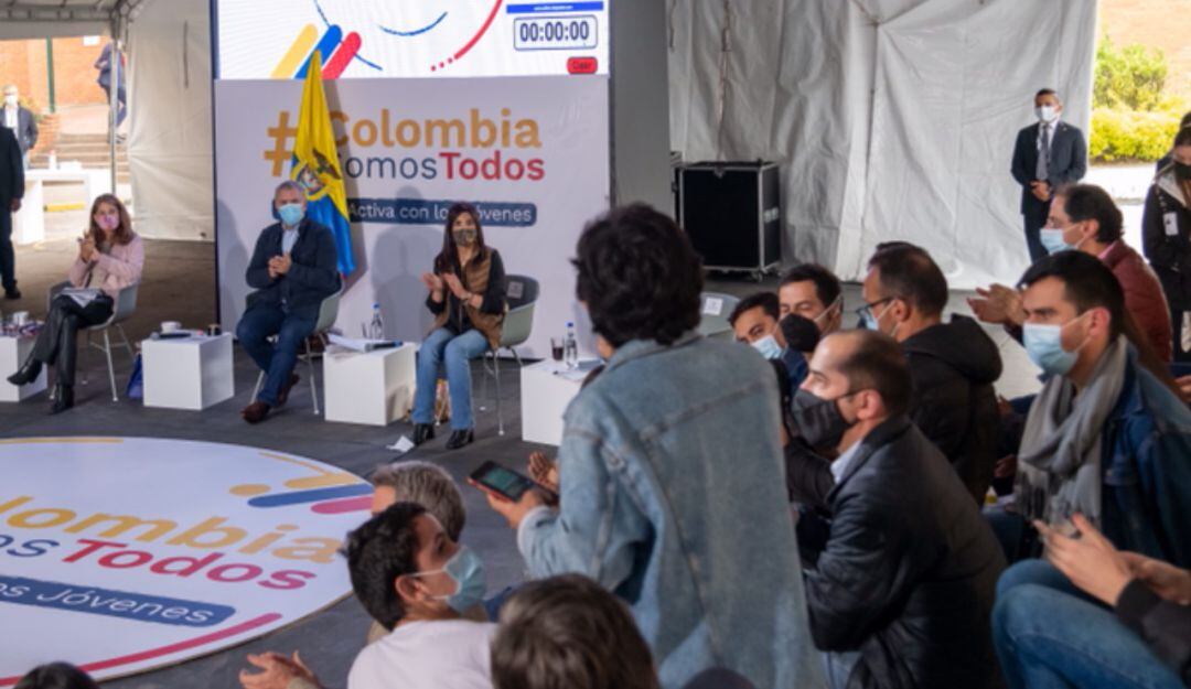 El presidente destacó el diálogo que sostuvo con líderes juveniles