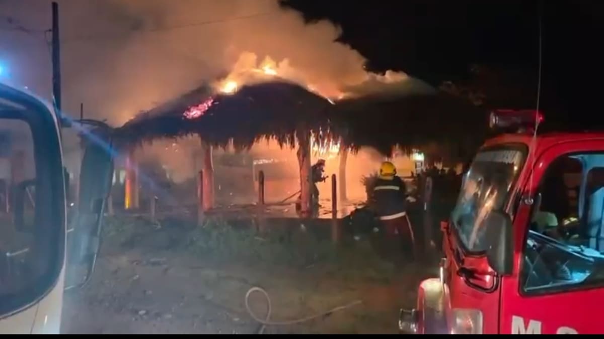 Dos incendios se reportaron en Caucasia; uno quemó la caseta comunal del barrio Paraguay
