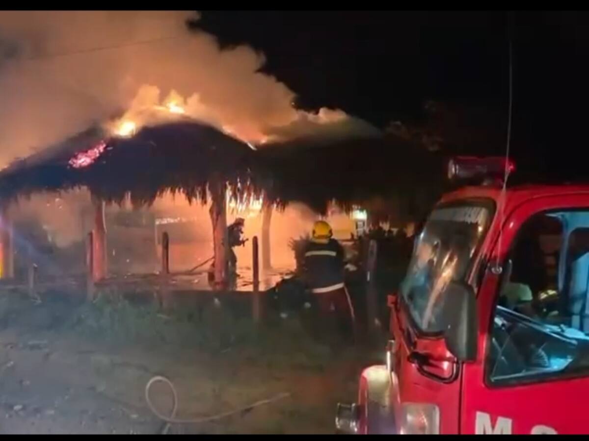 Dos incendios se reportaron en Caucasia; uno quemó la caseta comunal del barrio Paraguay