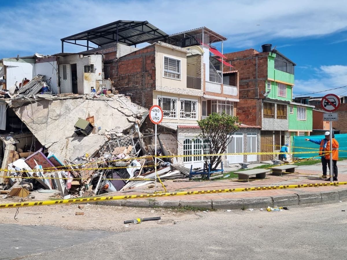 Continúa el acompañamiento técnico y social en Roma, Kennedy, tras el colapso de una vivienda
