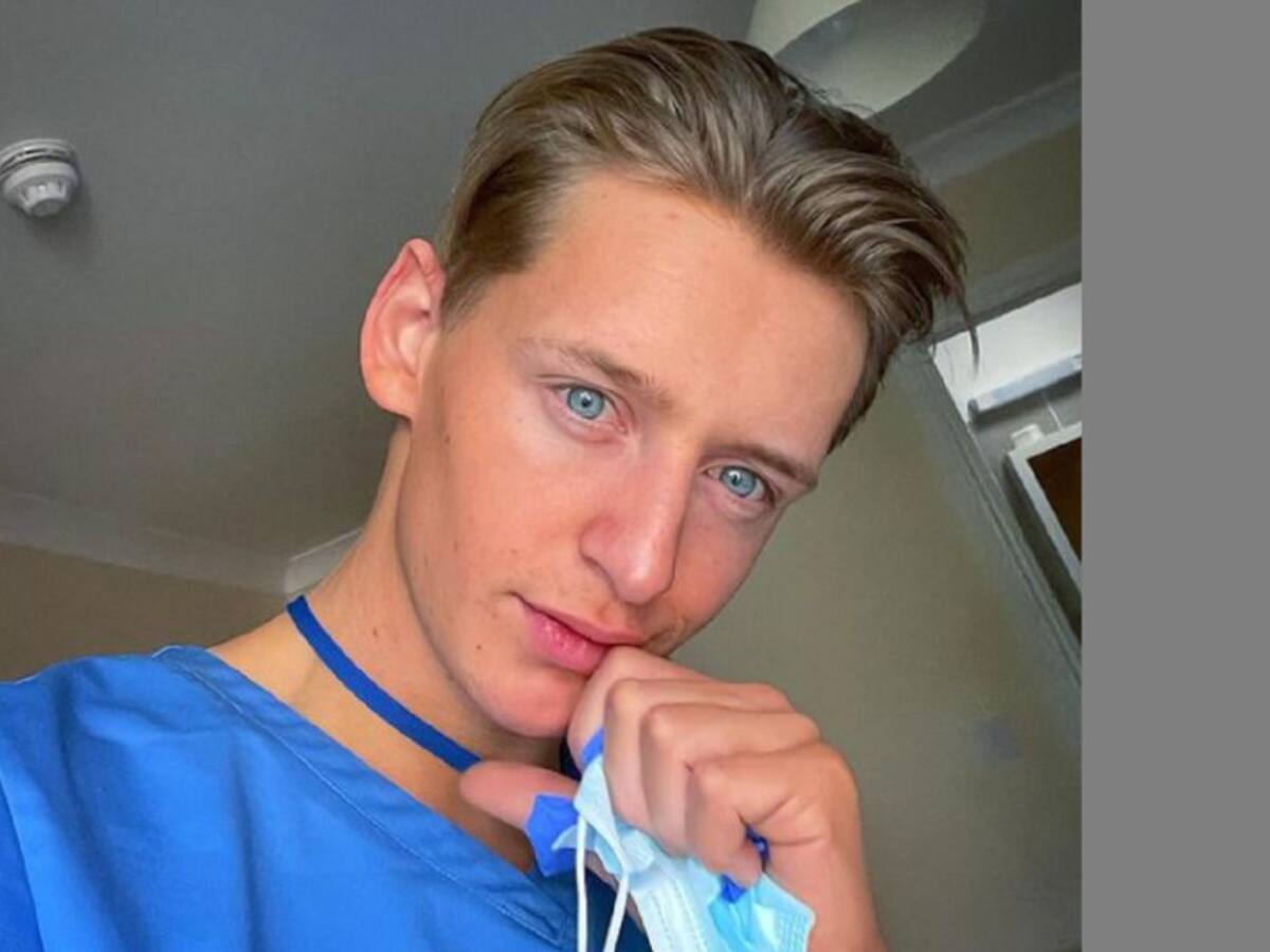 Médico renunció a su empleo y ahora gana más con OnlyFans