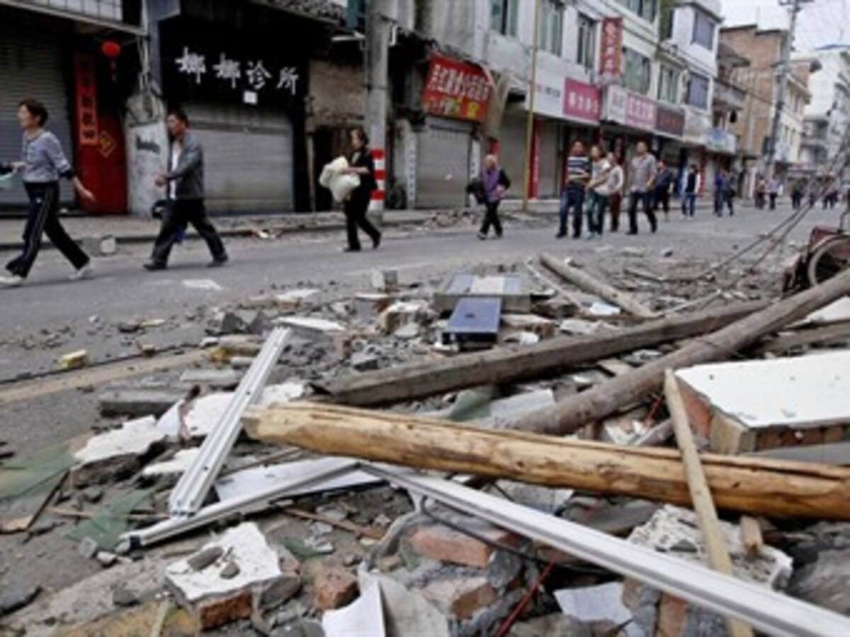 Suben a 186 los fallecidos y a 11.000 los heridos en el terremoto de China