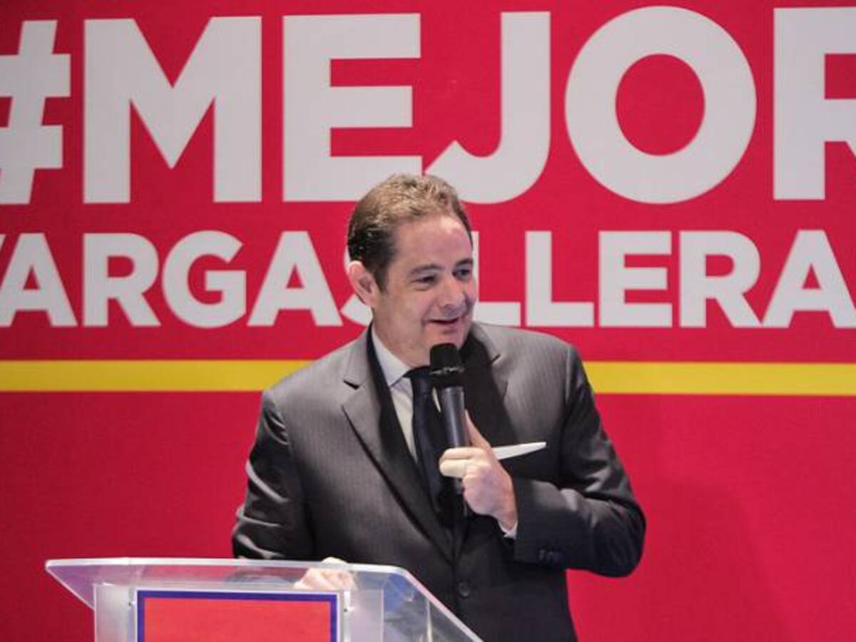 Vargas Lleras llegó a cuatro millones de firmas en dos meses