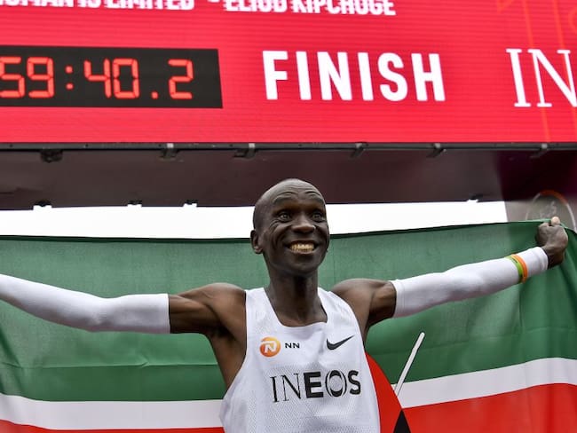 ¡Histórico! Un keniano rompe la barrera de las 2 horas en el maratón