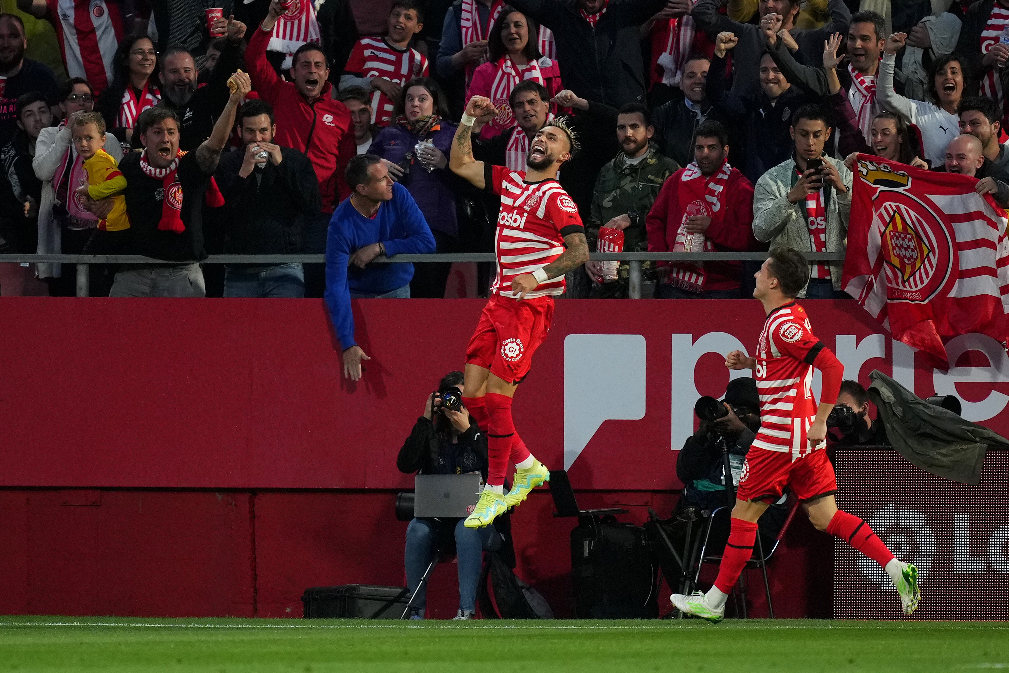 Valentín Castellanos celebra uno d sus cuatro goles ante el Real Madrid. (Photo by Alex Caparros/Getty Images)