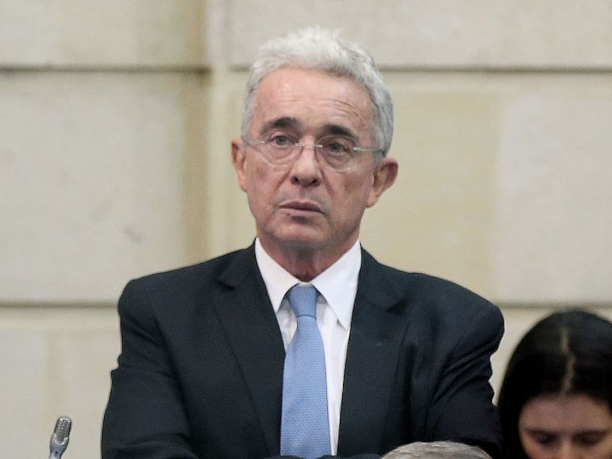“No hay una sola prueba de que haya pedido o recibido información": Uribe