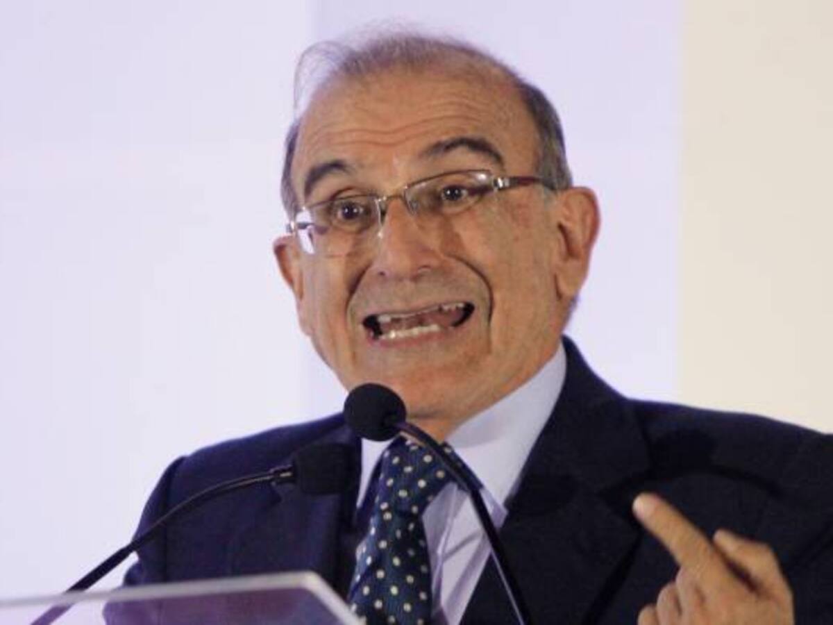 Hoy no tengo ninguna relación con sociedades panameñas: Humberto de la Calle