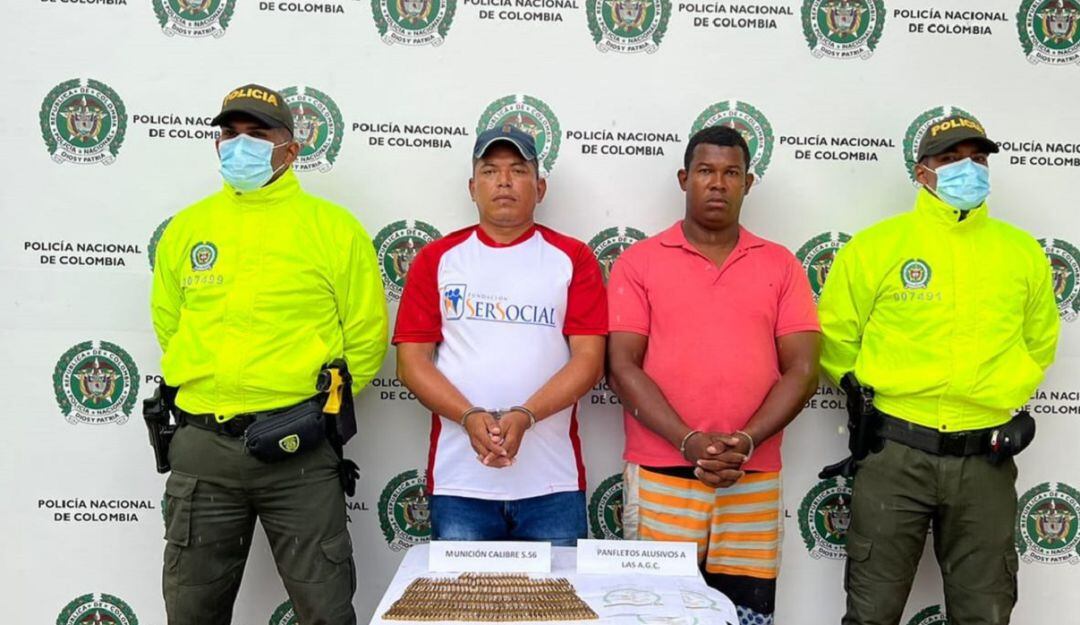 En los procedimientos la Policía les halló un revólver, una granada, 201 cartuchos para fusil y panfletos alusivos a las autodefensas