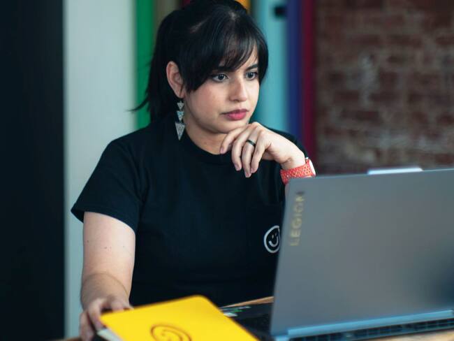 Marieven Artigas, la diseñadora gráfica que convirtió los límites en su mejor recurso